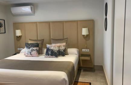 ON VILLAGE DELUXE - Photo 13