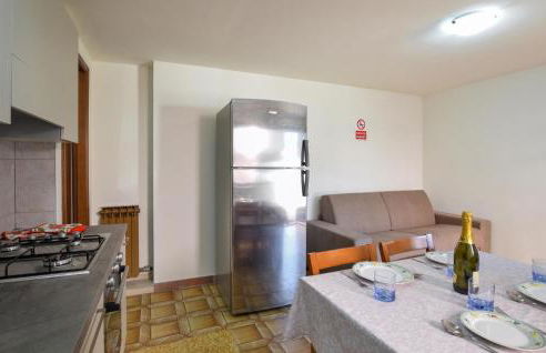 2 Bedroom Stunning Home In Pont-Saint-Martin - Foto 4