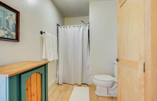 Cozy Elkhart Lake Apartment Walk to Town and Dining - Foto 19