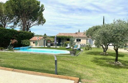 Maison climatisée avec grand jardin, piscine privée et Jacuzzi - Foto 27