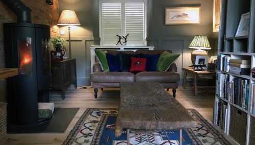 Hornes Cottage - Photo 1