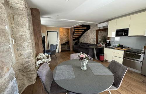 Luxury Apt Petra in 400 year old stone house 4+2 - Photo 20