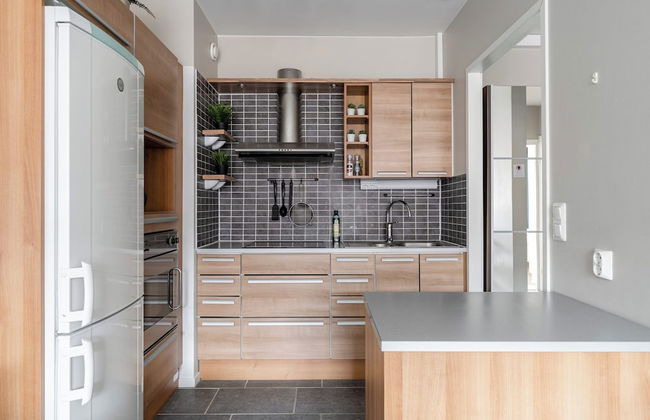 1BR Apartment with Balcony next to Railway Station - Foto 8