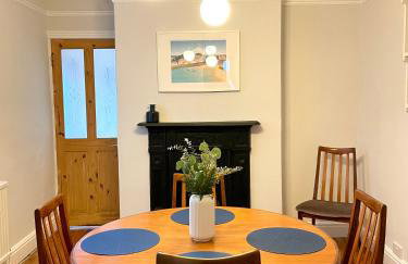 TAFFS MEAD HOUSE Central City Location, nr Stadium, Family Friendly! - Photo 11