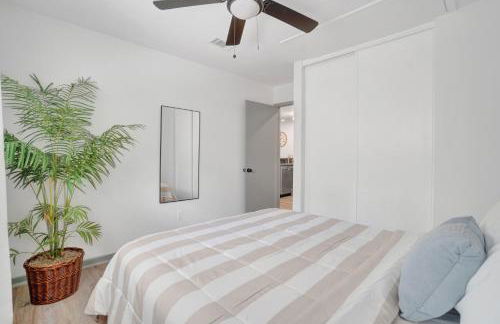 Treehouse Retreat 2Bed 2Bath Entire Townhome in The Woodlands - Foto 11