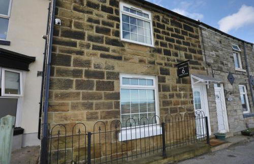 Coastal Cottage, Private Hot Tub & Sauna Sleeps 2-8 with Views - Foto 25