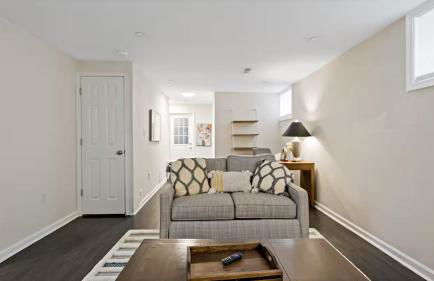 Easy METRO 1 min WALK Basement space Comfy - Foto 3