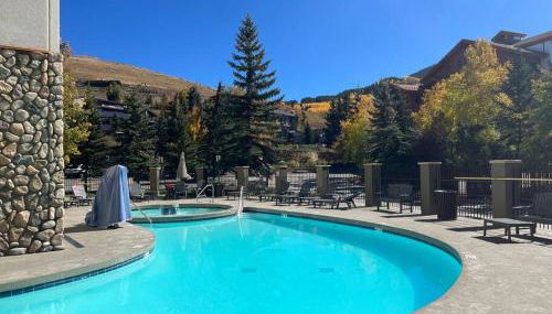 MT CB Mountain Side with King Bed, Hot Tub, Pool & Kitchen! - Foto 1