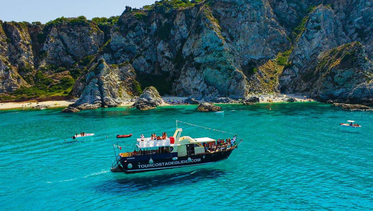 Giro in barca a Capo Vaticano