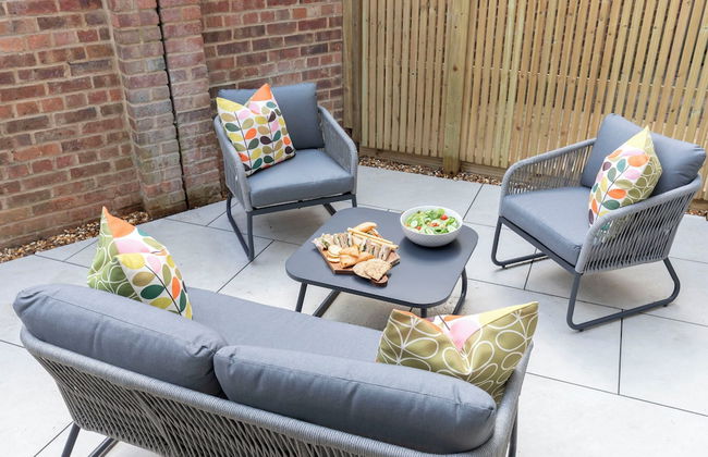 Elliot Oliver - Comfortable Five Bedroom Town Centre House With Garden & Garage - Foto 28