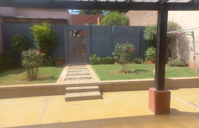 Jakes's Place Modern Comfortable & Sunny 3-bedroom House in Kensington - Photo 39