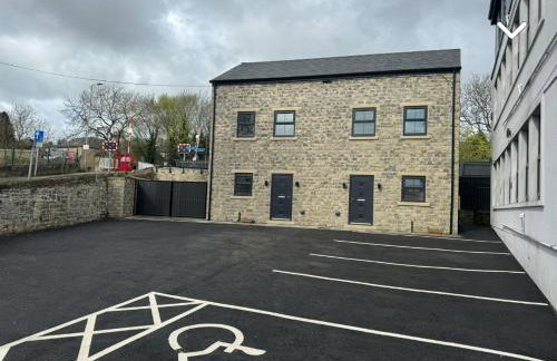 Newly constructed 3 bed town house next to the canal with Private Car Park - Foto 1