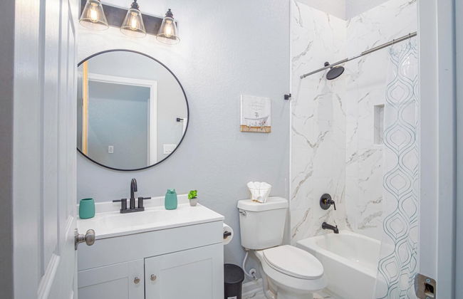 Seize the Moment! 4br/3ba Gem w/ Downtown Views! - Foto 22