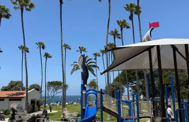 Redondo Oceanfront Gem 2BR BA Balcony & Parking 335 - Foto 31