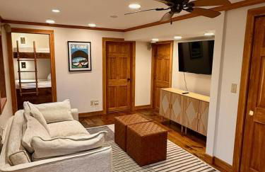 Hot Tub & Firepit Near Ski Resorts & Cozy Modern Cabin - Foto 24