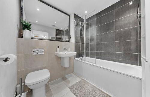 2BR Spacious Flat I King Bed I Desk I Parking X2 - Foto 31