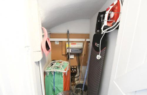 6 Person Home Near Airport and Manchester City Centre with Free Parking - Foto 15