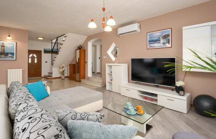 Beautiful villa Dani with panoramic view in Vizina - Foto 12