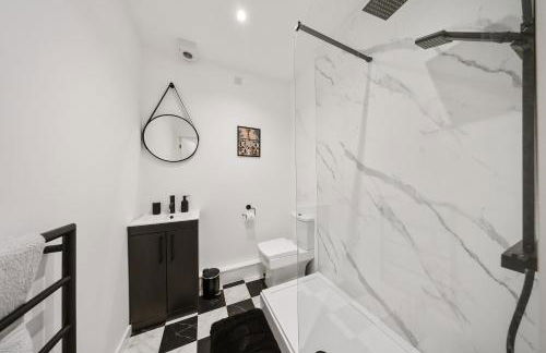 Elevated Escape - Hot tub, sauna, rooftop terrace - Foto 3