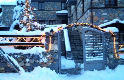 Luxurious Residence at the Village Square - Foto 1