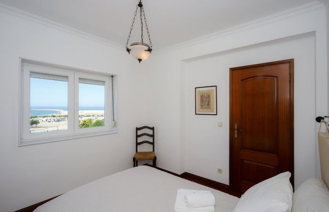 Sea View Apartment by Rent4all - Photo 5