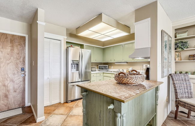 Dolphin Point 202a 2 Bedroom Condo by RedAwning - Foto 8