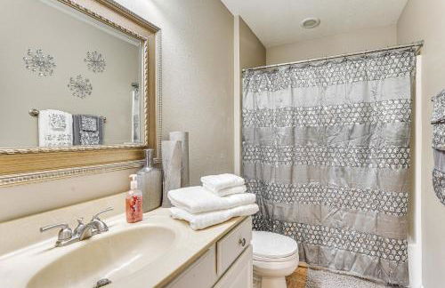 Beloit Home with Deck 3 Mi to Health System Campus - Foto 12