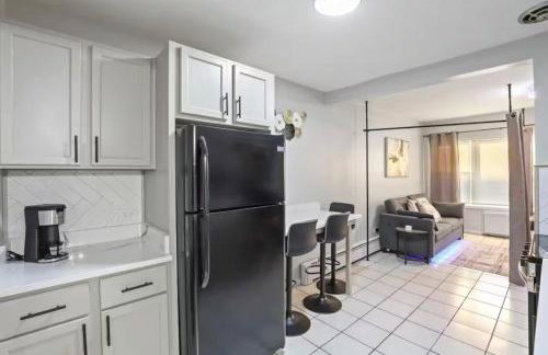 Convenient Mid and Extended Stay Near Airport - Foto 37