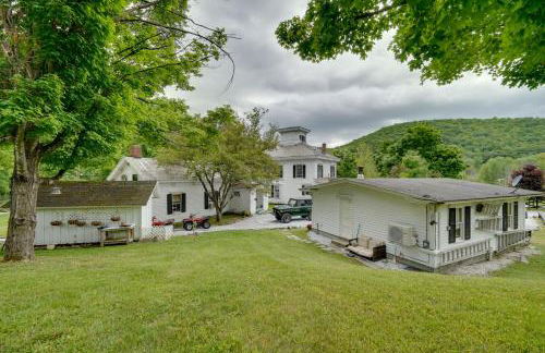 Gorgeous Victorian-Style House with Hilltop Pool! - Photo 44