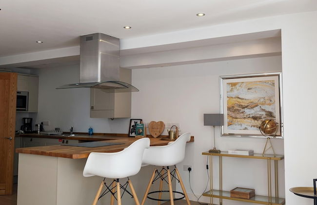 Newquay Escape/10 min to Beach/patio/parking - Foto 8