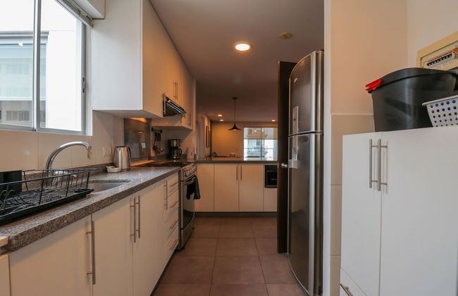 w Elegant 2BR w Fantastic View in Miraflores - Photo 7