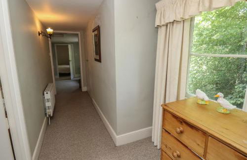 Guildford Farmhouse - Photo 29
