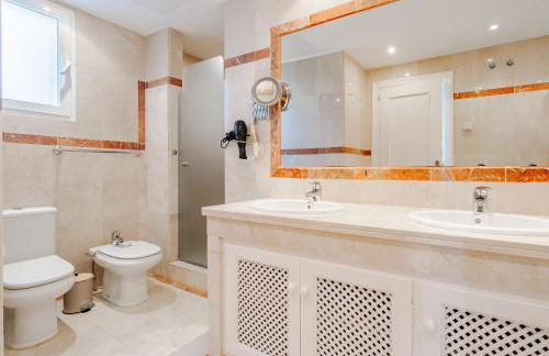 32 Luxury apartment in Casares, Andalucia sea view - Photo 18