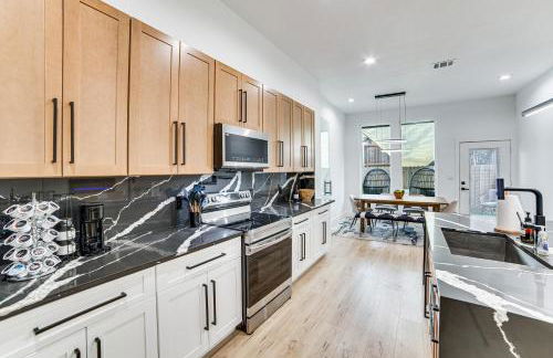 Yard, Patio! Luxe Home Near Top Dallas Attractions - Foto 10