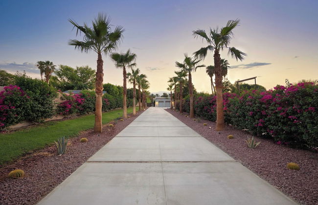 Sleeps 20! Architectural Mansion w/ Pool, Indoor Tennis Court, Game Room Starlight Estate by Avantstay - Foto 56