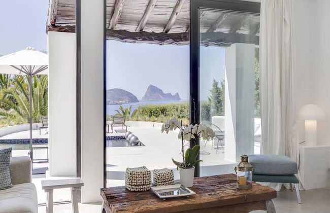 Ibizian Villa With Sea-views - Photo 11