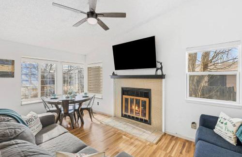 Pet Friendly 2 King Beds AF Academy Sleeps 12 - Foto 9