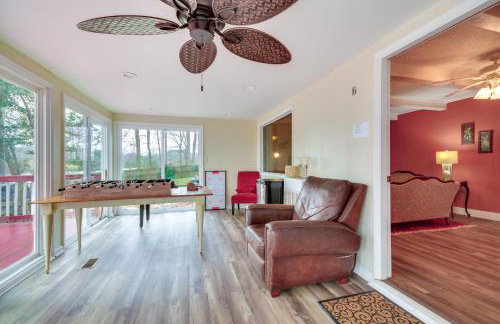 Tranquil Lakefront Home with Sunroom in Burlington - Foto 15