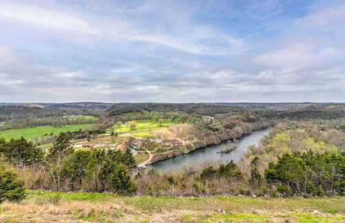 Rustic Norfork Studio with Million Dollar View! - Foto 24