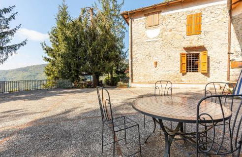 Awesome Home In Villa Di Piteccio - Foto 10