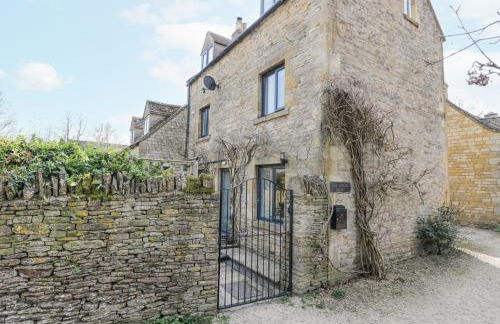 The Old School House - Photo 2