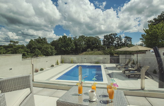 Detached House With Private Pool Near the Coast - Foto 21