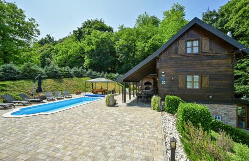 Slow leaving retreat in villa with heated pool, whirlpool, sauna, playground and barbeque in privacy near forest - Foto 12