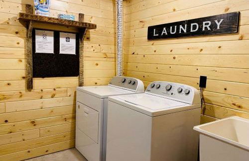 Group Lake Cabin with Ping Pong Table Loaded with Kayaks in Wisconsin - Foto 22