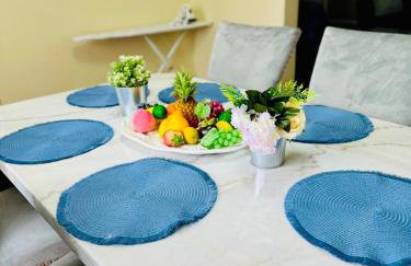 East Riverdale Enchanting 4 bedroom with 2 full bathrooms - Foto 35