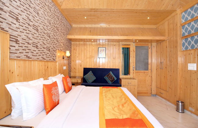 OYO 12170 Home Rustic Villa Kasauli - Photo 7