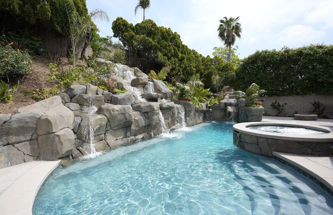 Coming Mid-April 2023! Beautifully upgraded two-story home with backyard oasis - Foto 44