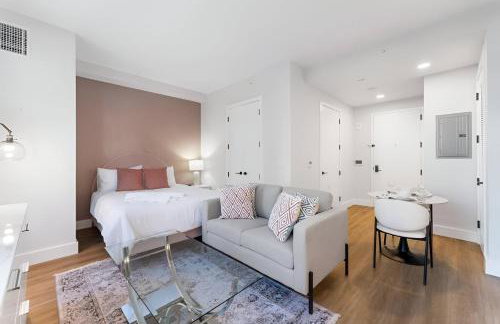 Discover Brooklyn Where Comfort Meets City Vibes - Photo 15