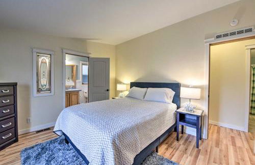 Cute Cottage with Deck Walk 115 Ft to Brewery and Cafe - Foto 14