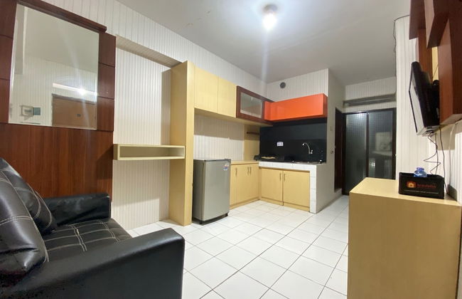 Stylish & Strategic 2BR at Gateway Ahmad Yani Cicadas Apartment near Mall - Photo 6